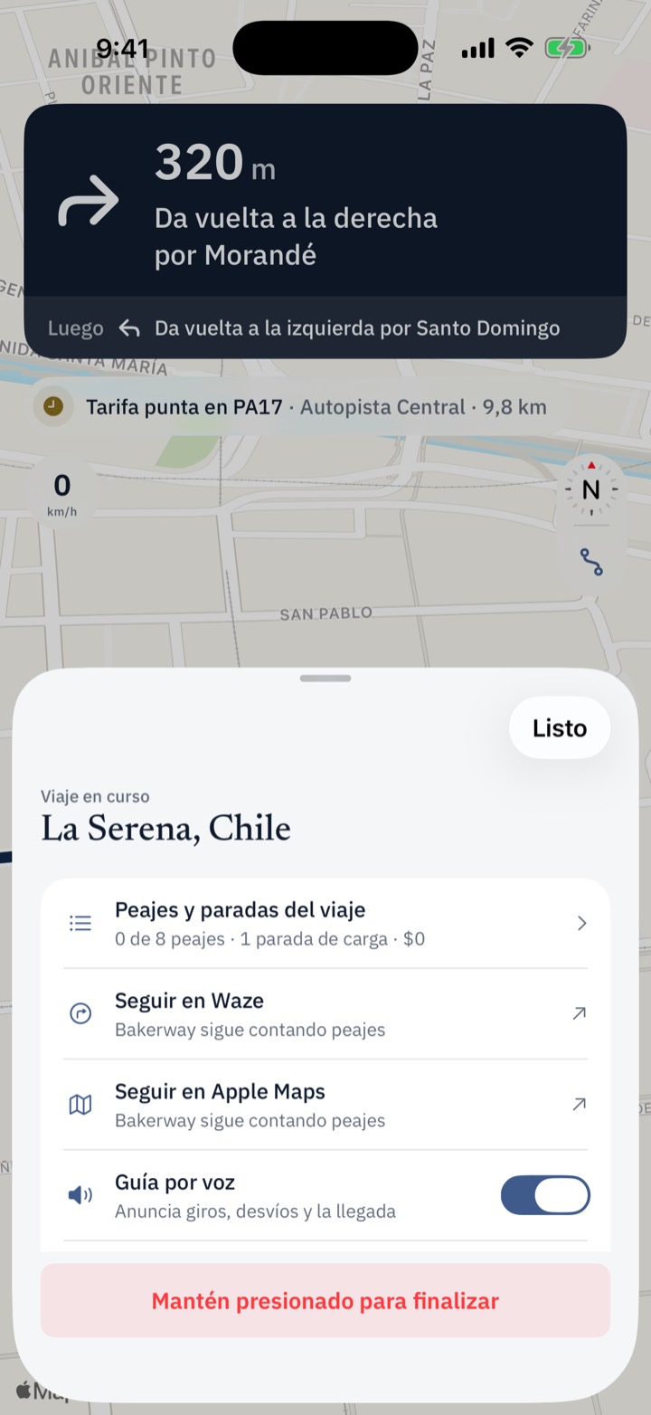 Opciones del viaje en curso: peajes y paradas, seguir en Waze o Apple Maps, guía por voz
